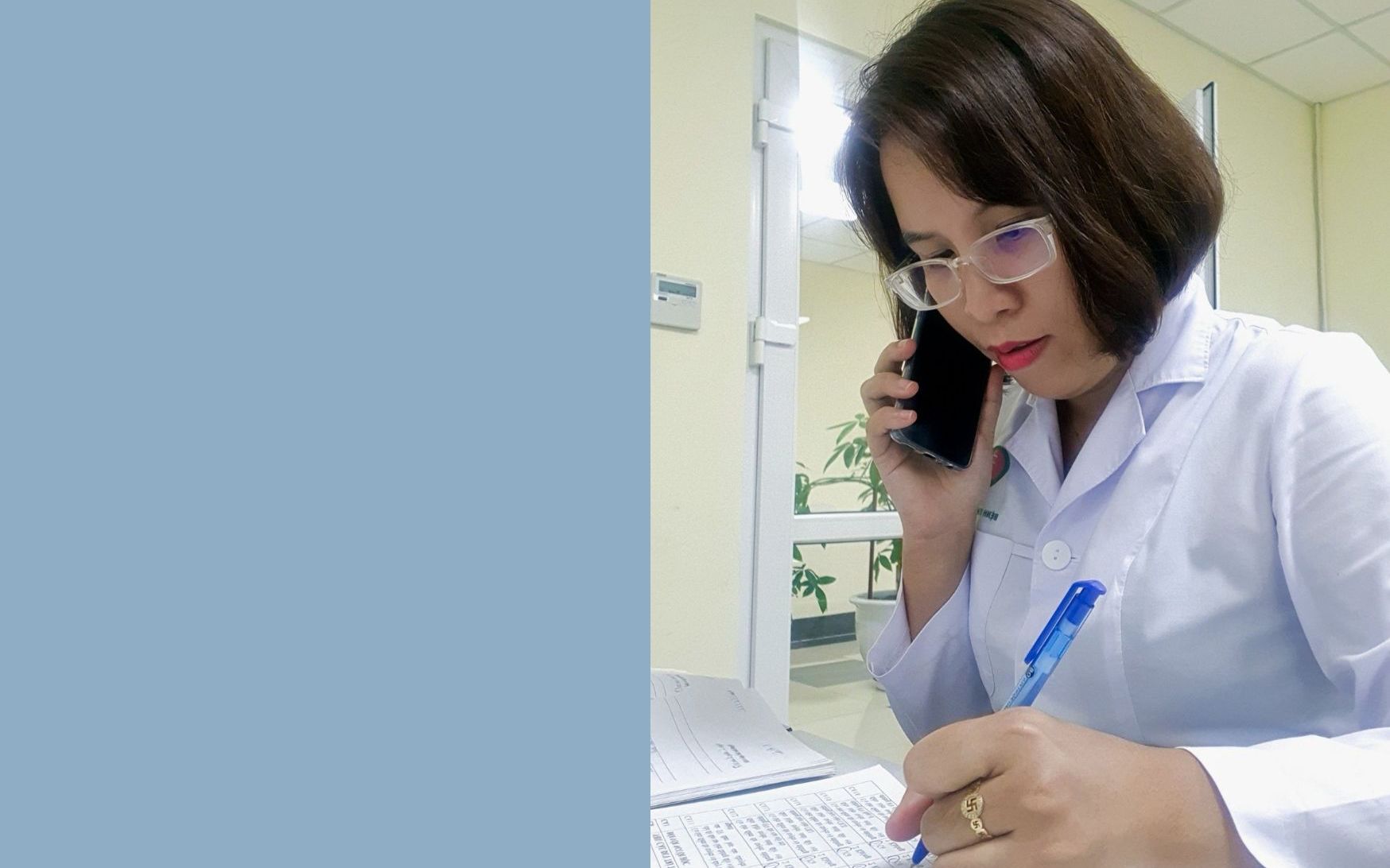 Bác sĩ Trần Thị Tuấn Anh tư vấn cho F0 điều trị tại nhà.