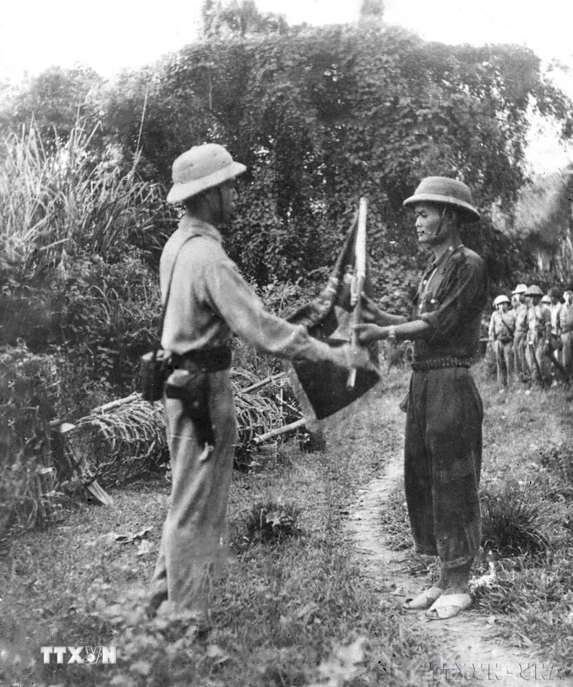 Chiến thắng Tây Bắc năm 1952 đã đi vào lịch sử, khẳng định sự trưởng thành vượt bậc trên nhiều phương diện của quân đội nhân dân Việt Nam dưới sự lãnh đạo của Đảng. Trong ảnh: Các đơn vị tham gia chiến dịch chuẩn bị xuất phát.